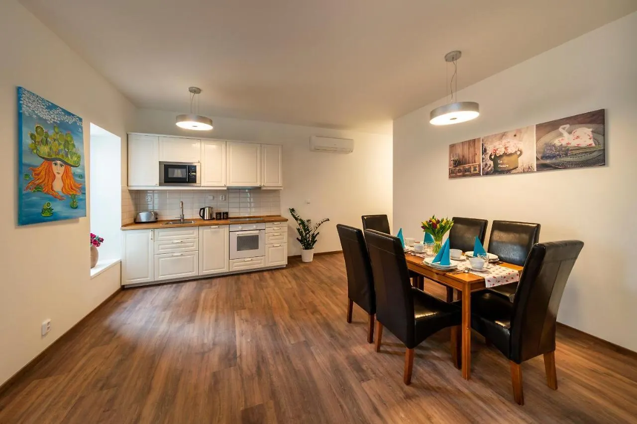 Capital Apartments - City Praha 4*,
